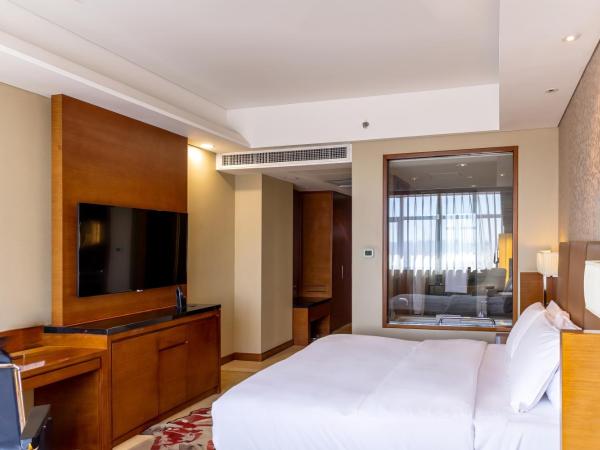 DoubleTree by Hilton Shenyang : photo 4 de la chambre chambre lit king-size affaires