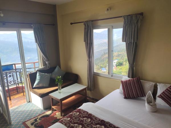 Hotel High Ground Inn Sarangkot : photo 3 de la chambre chambre double deluxe avec balcon