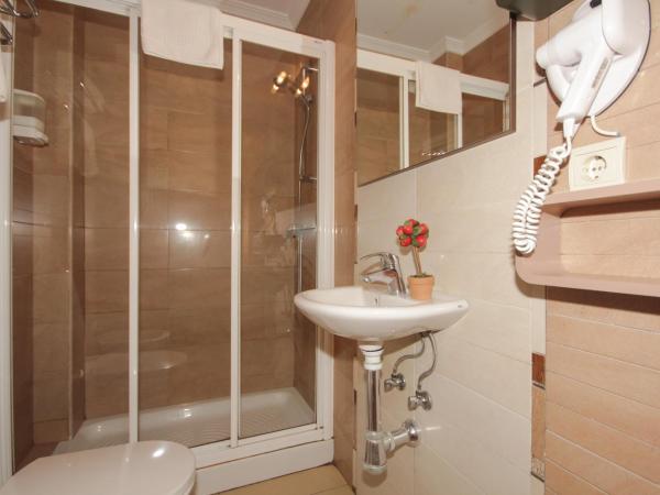 Hostal Costa Azul : photo 6 de la chambre chambre double ou lits jumeaux
