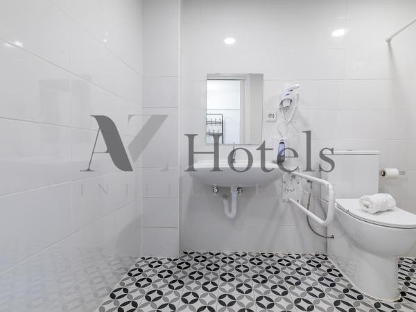 AYZ Ulises - Auto check-in property : photo 7 de la chambre chambre double avec salle de bains privative