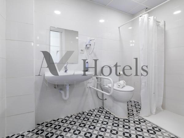 AYZ Ulises - Auto check-in property : photo 5 de la chambre chambre double avec salle de bains privative