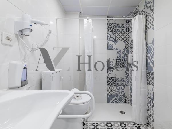 AYZ Ulises - Auto check-in property : photo 6 de la chambre chambre double avec salle de bains privative