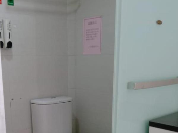 金源賓館 Golden Yuan Guest House : photo 1 de la chambre chambre triple avec salle de bains privative