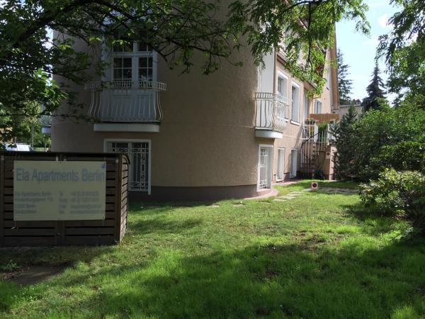 Ela Apartments Berlin : photo 7 de la chambre chambre lits jumeaux avec salle de bains commune