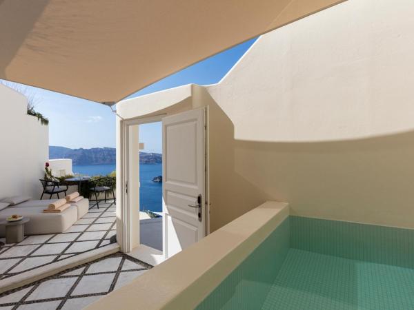 Canaves Oia Suites - Small Luxury Hotels of the World : photo 10 de la chambre suite supérieure avec bassin profond