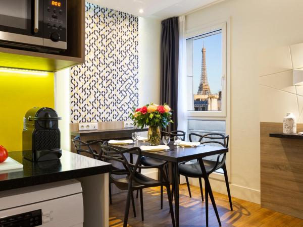 Citadines Tour Eiffel Paris : photo 1 de la chambre one-bedroom apartment with eiffel tower view