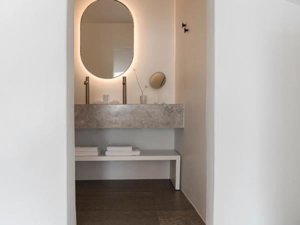Canaves Oia Suites - Small Luxury Hotels of the World : photo 10 de la chambre suite canaves avec piscine privée