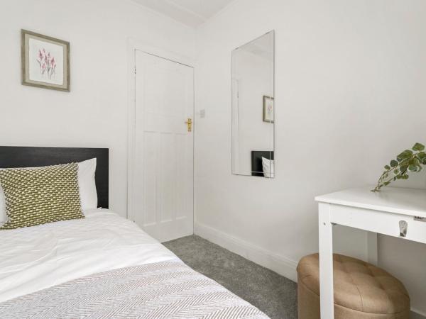 Wembley Hububb Stay : photo 2 de la chambre chambre simple avec salle de bains commune