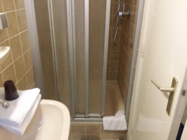 Hotel Baan : photo 10 de la chambre chambre simple avec salle de bains privative