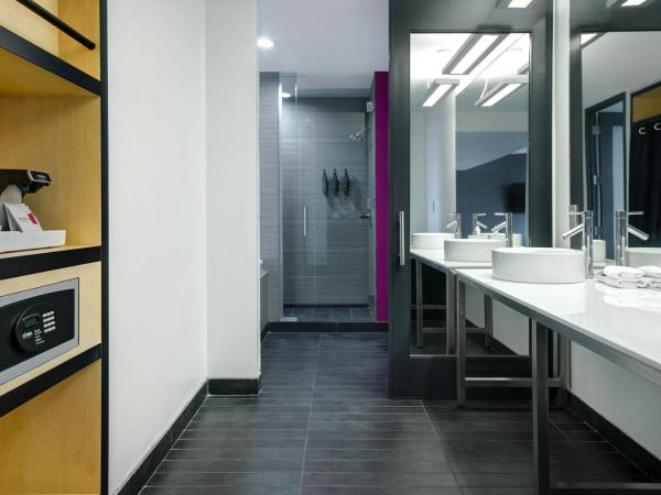 Aloft Oklahoma City Downtown - Bricktown : photo 10 de la chambre chambre lit king-size