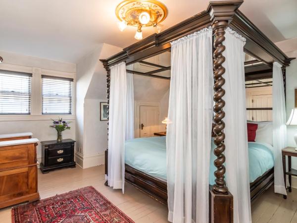 Chateau Tivoli Bed and Breakfast : photo 1 de la chambre chambre triple standard