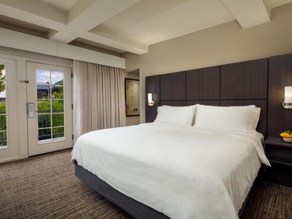 Holiday Inn and Suites Phoenix Airport North, an IHG Hotel : photo 2 de la chambre suite - non-fumeurs