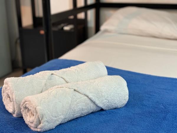 Ház : photo 4 de la chambre chambre triple avec salle de bains