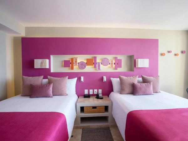 Sunscape Dorado Pacifico Ixtapa Resort & Spa- All Inclusive : photo 1 de la chambre hébergement familial communicant sun club