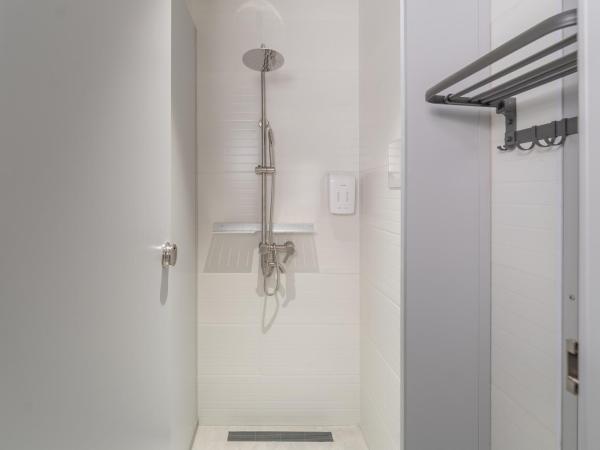 Sifang Space Hostel Xi'an - Xi'an KEJIDAXUE metro Line4 : photo 6 de la chambre chambre simple avec douche et toilettes communes - sans fenêtre