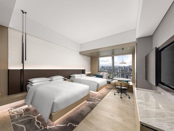 Renaissance Shenzhen Bay Hotel : photo 3 de la chambre chambre deluxe avec 2 lits doubles - vue sur ville