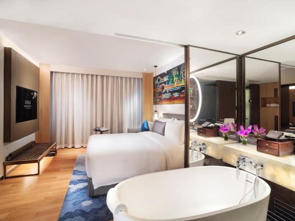 The Garden Hotel Guangzhou - Free shuttle between hotel and Exhibition Center during Canton Fair & Exhibitor registration Counter : photo 5 de la chambre hébergement jardin 66 avec lit king-size