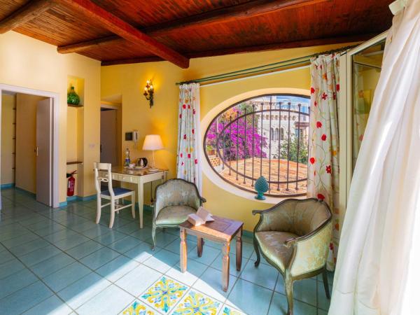 Mendolia Beach Hotel : photo 2 de la chambre chambre lit queen-size - vue sur mer