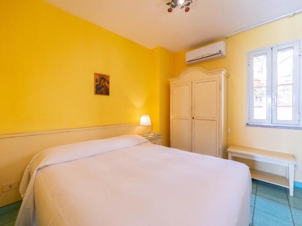 Mendolia Beach Hotel : photo 6 de la chambre chambre lit queen-size - vue sur mer