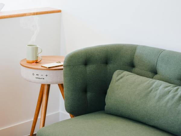 MAISON CISTUS - Maison d'hôtes de charme - Suites et gîte avec terrasses privées - Proche de Sarlat, au coeur de la Nature : photo 6 de la chambre chambre double ou lits jumeaux supérieure avec terrasse