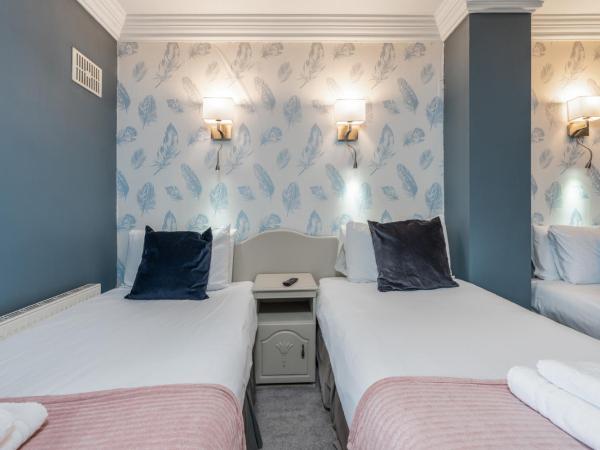 The Waterfront Townhouse Accommodation : photo 6 de la chambre chambre familiale