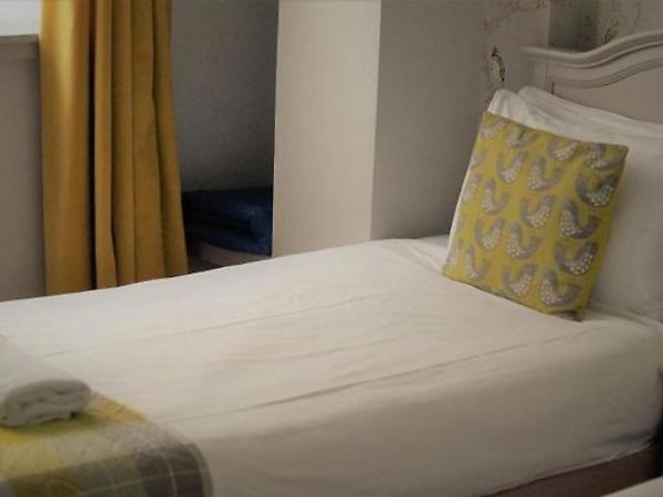 The Waterfront Townhouse Accommodation : photo 5 de la chambre chambre simple avec terrasse