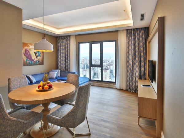Bof Hotels Ceo Suites Atasehir : photo 2 de la chambre suite lit king-size
