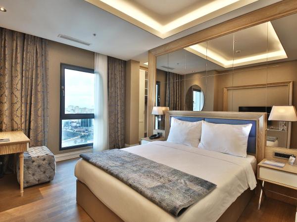 Bof Hotels Ceo Suites Atasehir : photo 1 de la chambre suite lit king-size