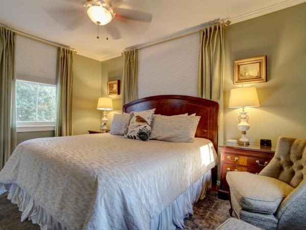 Azalea Inn and Villas : photo 2 de la chambre two-bedroom suite - garden cottage suite