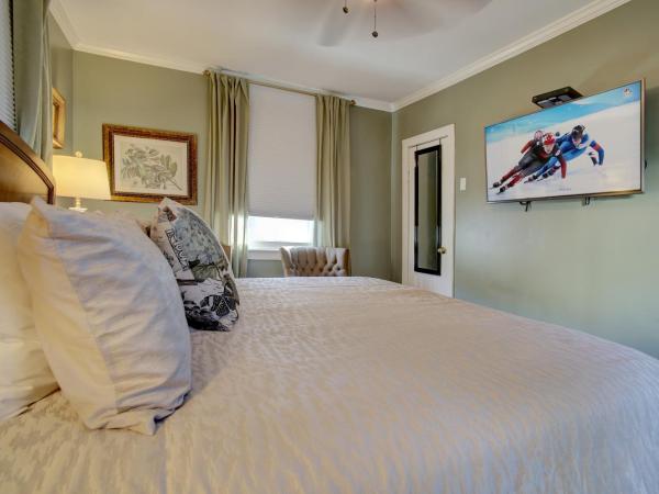 Azalea Inn and Villas : photo 5 de la chambre two-bedroom suite - garden cottage suite