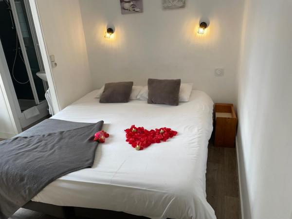 Les Chiens du Guet : photo 3 de la chambre chambre standard lit queen-size