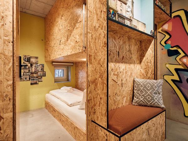 Villa Viva - ein Haus das Brunnen baut : photo 1 de la chambre lit simple dans dortoir mixte