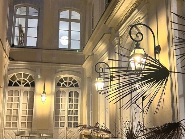 Suite Aubance - Maison Bossoreil : photo 4 de la chambre chambre quadruple avec baignoire