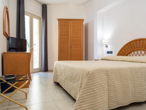 Hotel Corallo : photo 3 de la chambre chambre lits jumeaux - vue sur mer