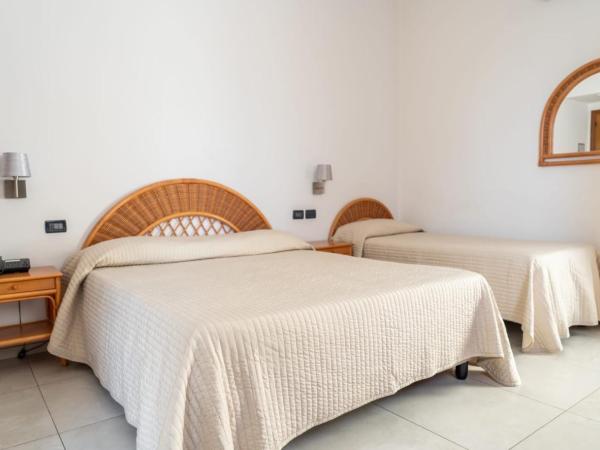 Hotel Corallo : photo 2 de la chambre chambre triple standard