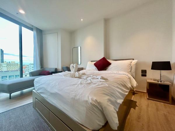 Edge Central Pattaya condos芭提雅酒店式高级公寓base升级版 : photo 2 de la chambre appartement supérieur