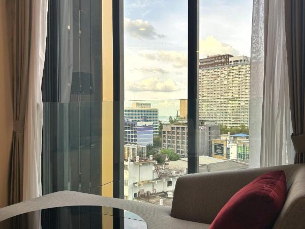 Edge Central Pattaya condos芭提雅酒店式高级公寓base升级版 : photo 6 de la chambre appartement supérieur