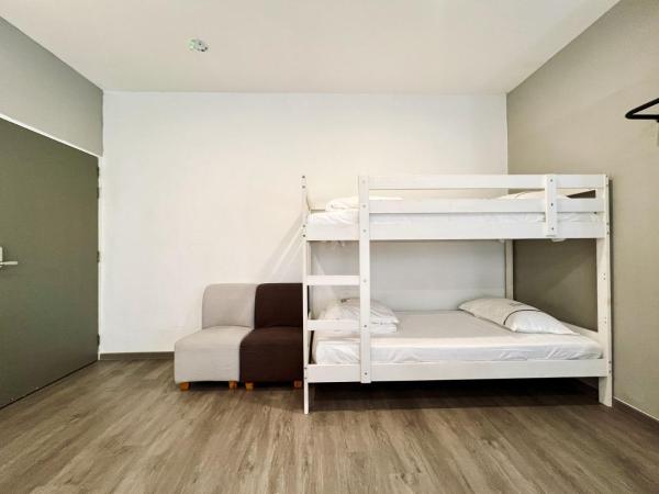 K2 Guesthouse : photo 6 de la chambre chambre familiale avec salle de bains privative