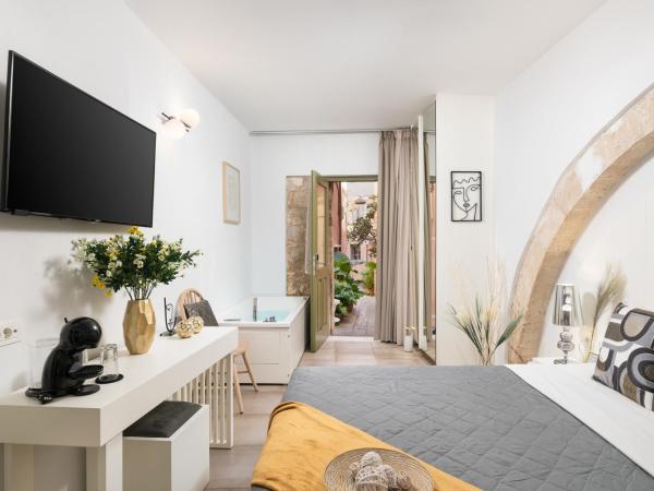 Elia Portou Luxury Residence : photo 2 de la chambre chambre double standard