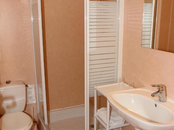 Rev'hotel : photo 3 de la chambre chambre double standard