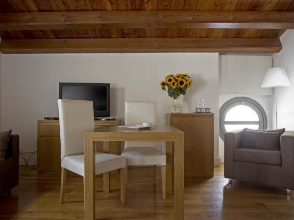 Palazzo Brunaccini Boutique Hotel : photo 5 de la chambre chambre de luxe avec bain à remous