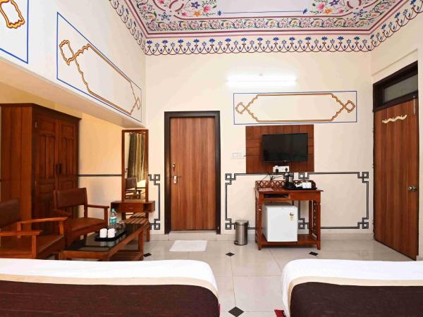 Virasat Mahal Heritage Hotel : photo 8 de la chambre suite familiale