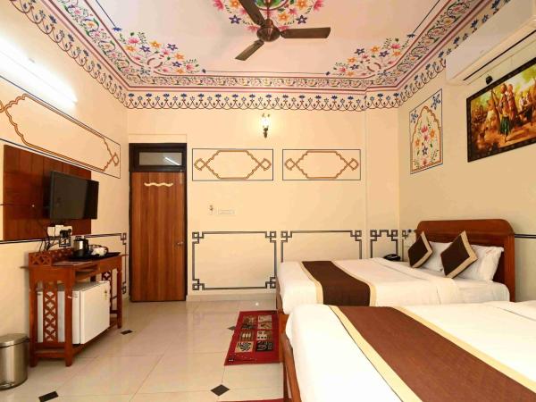 Virasat Mahal Heritage Hotel : photo 7 de la chambre suite familiale