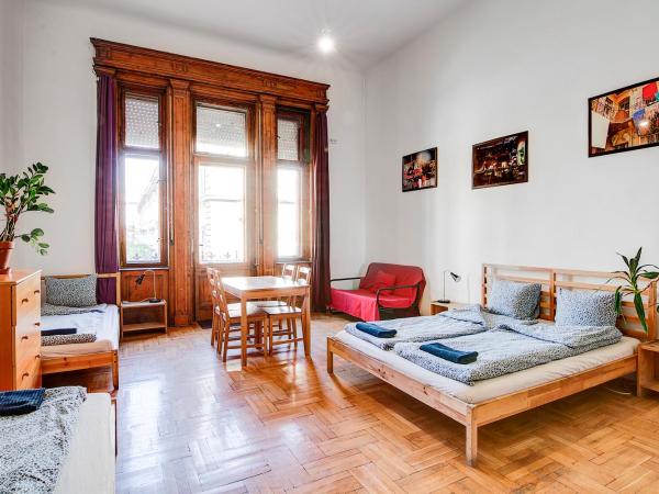 Pal's Hostel and Apartments : photo 3 de la chambre studio