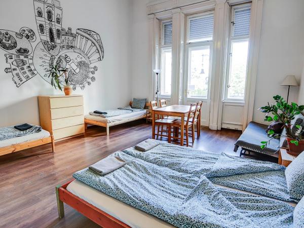 Pal's Hostel and Apartments : photo 3 de la chambre chambre quadruple standard