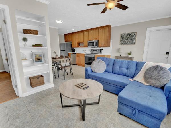 Sea Foam Suites : photo 1 de la chambre chambre double avec patio