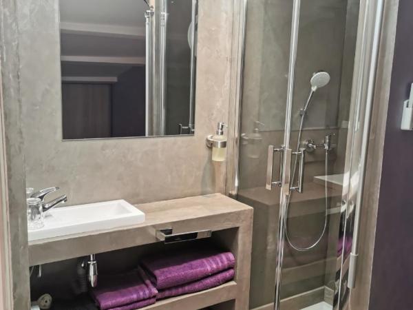 Chambres d'Hotes NATURISTE, Village Naturiste Cap d'Agde, Draps, Serviette, Café, Menage inclus en fin de sejour : photo 3 de la chambre petite chambre double