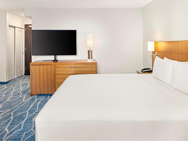 Hyatt Place Waikiki Beach : photo 7 de la chambre specialty king room with sofa bed and ocean view