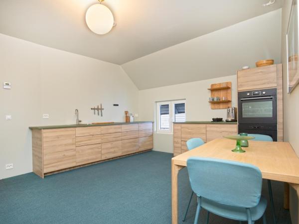 Central Guest House - Bedroom with en suite Bathroom : photo 7 de la chambre chambre simple avec salle de bains privative