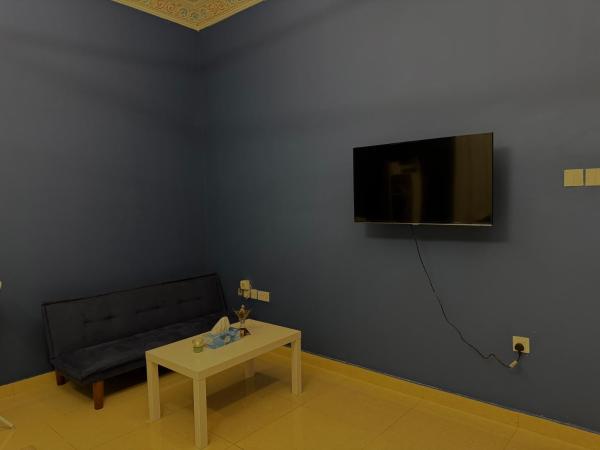 Private room in the heart of Dubai with Burj Khalifa view : photo 6 de la chambre chambre triple